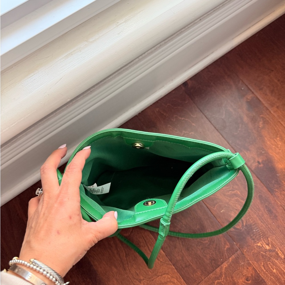 Green Woven Crossbody Bag - Picture 5 of 8